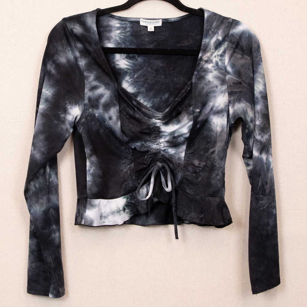Earthbound tie dye ruched front cropped top-L
